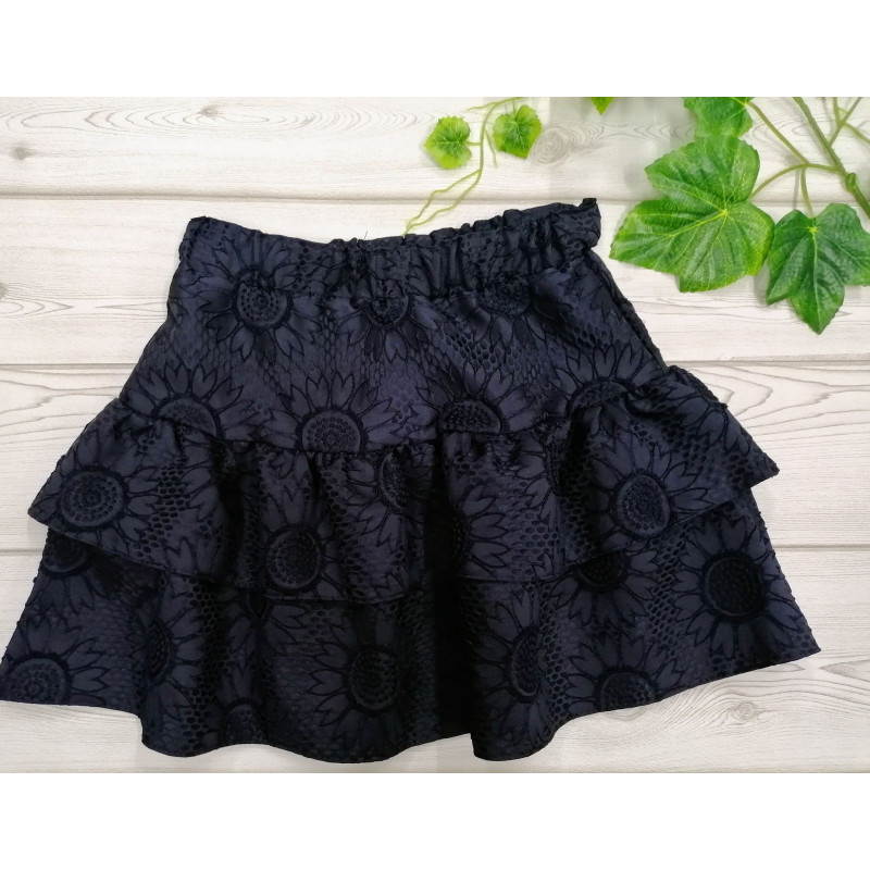 Skirt w ażurowe flowers with ruffle