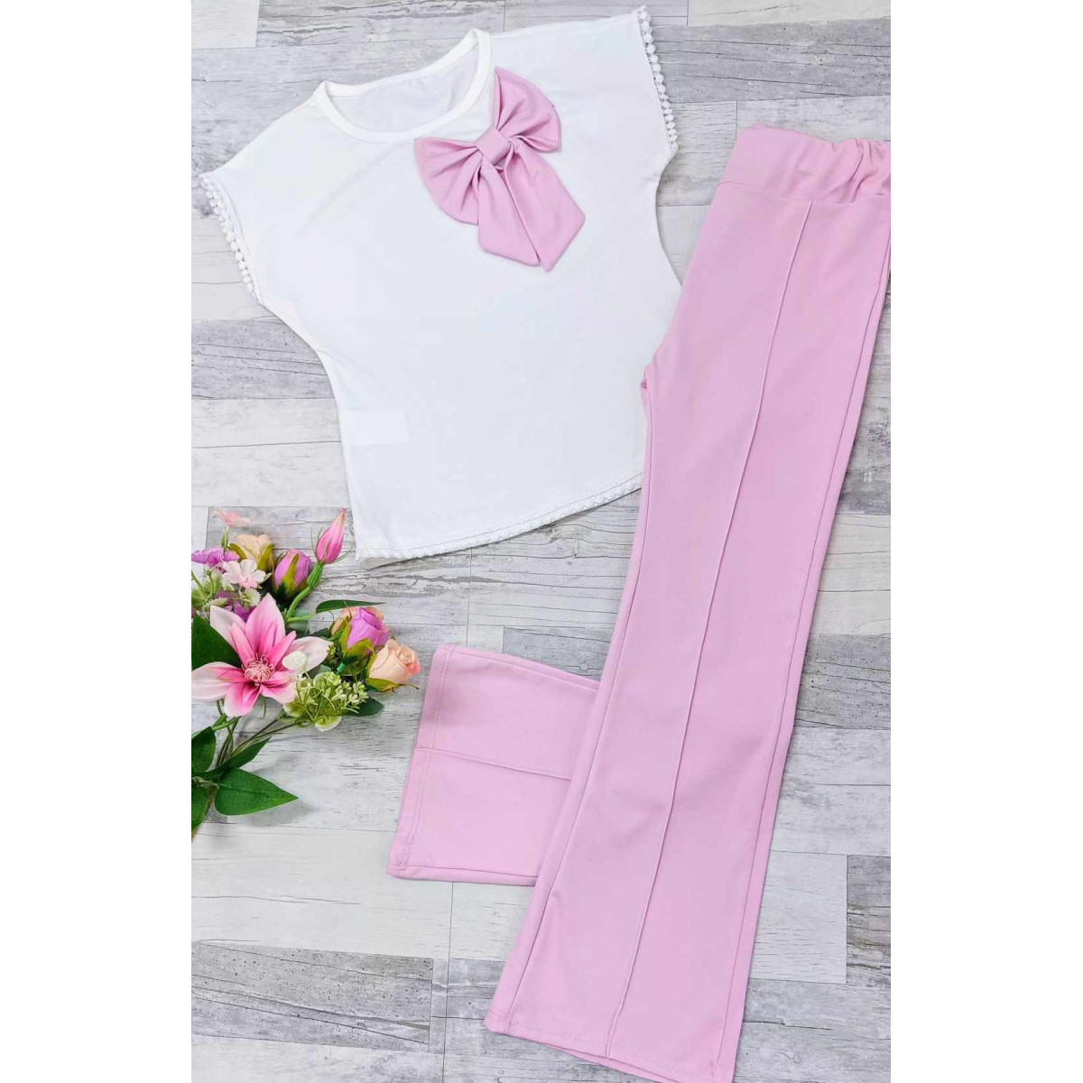 KOMPLET BIAŁA BLUZKA Z KOKARDKĄ + SPODNIE  Z KANTEM